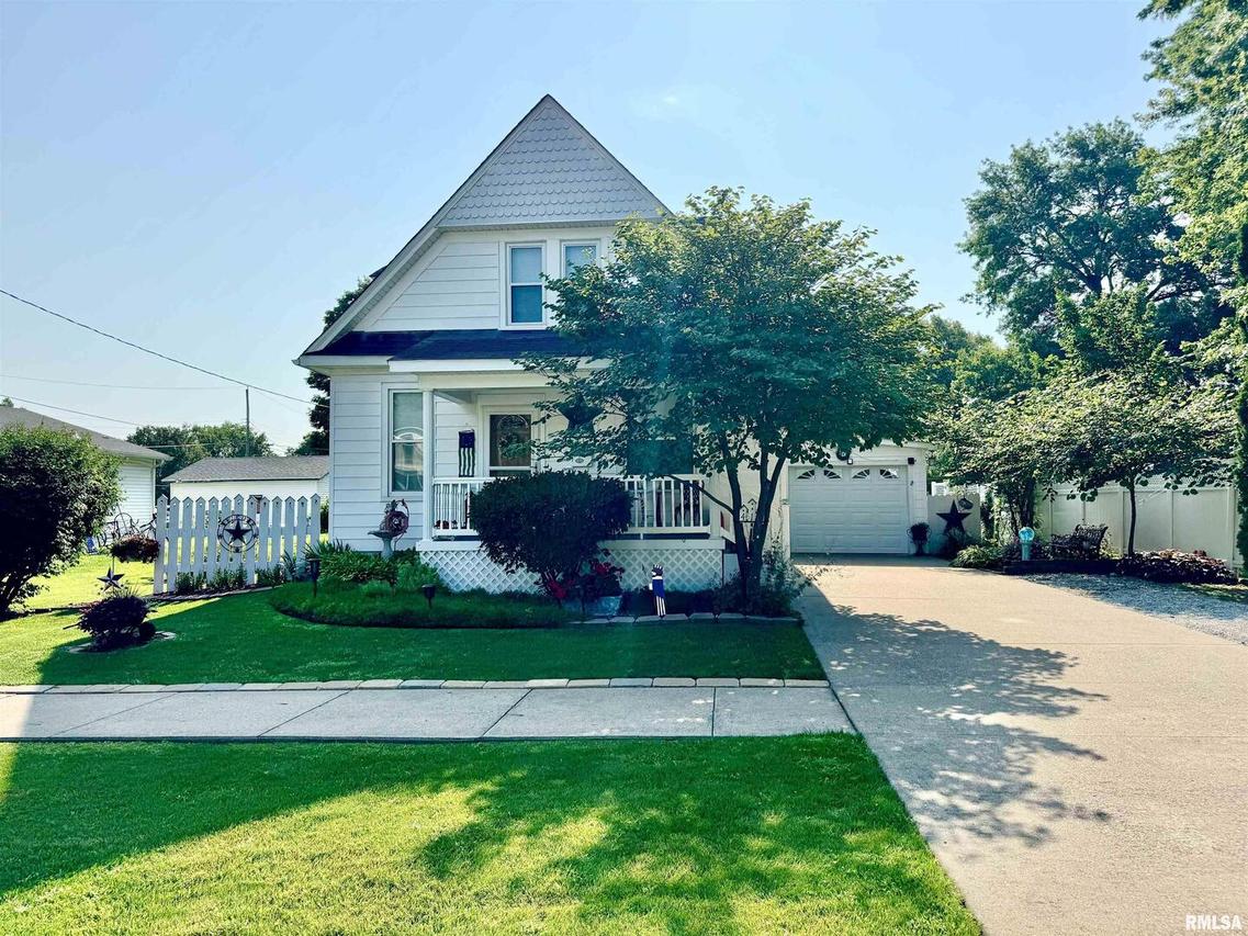 412 NE 3rd Ave., Aledo, IL 61231