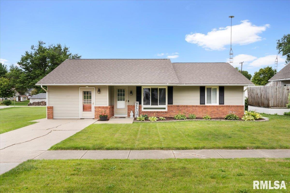 515 S Main St., Sheffield, IL 61361