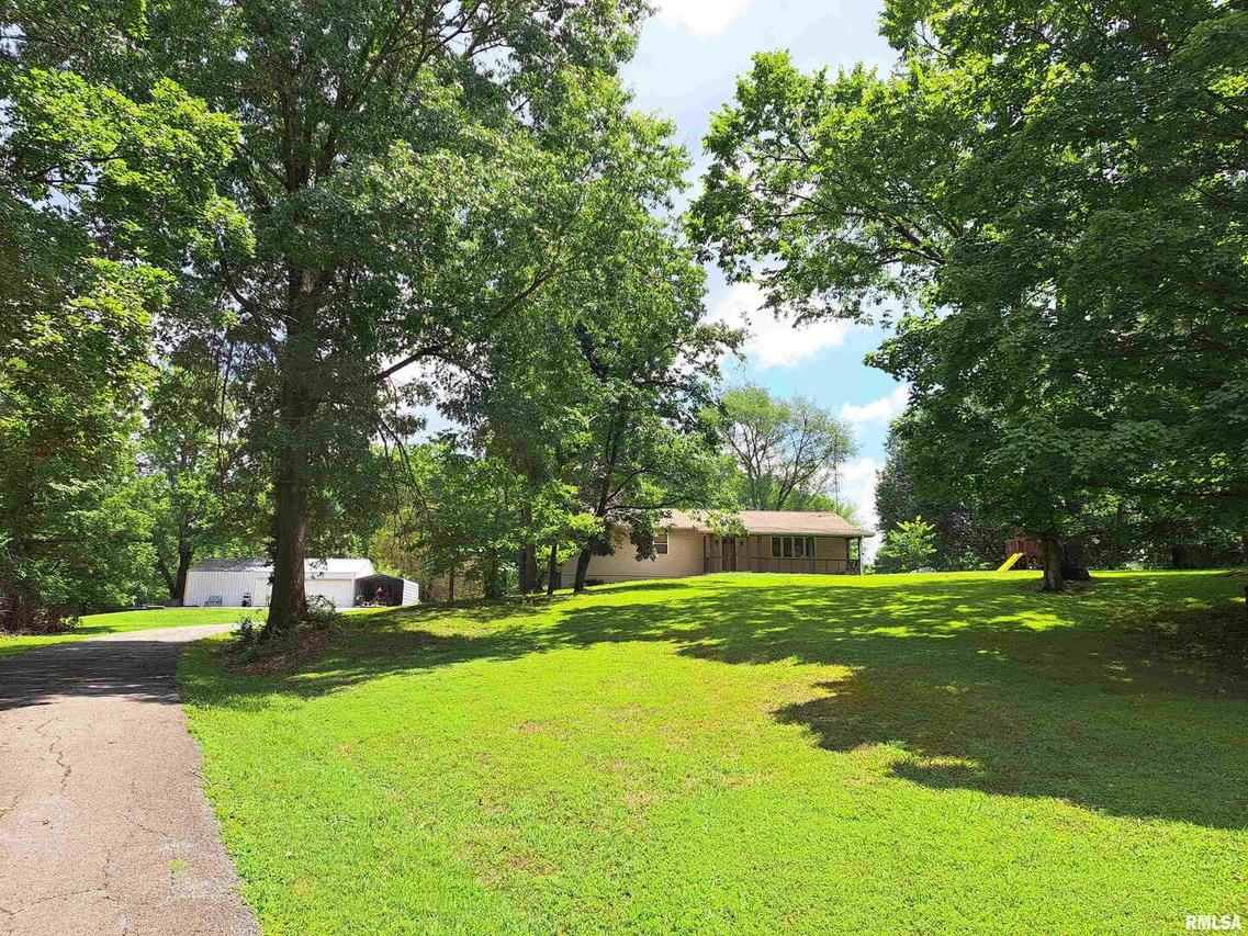 800 Jennie Ct., Carterville, IL 62918