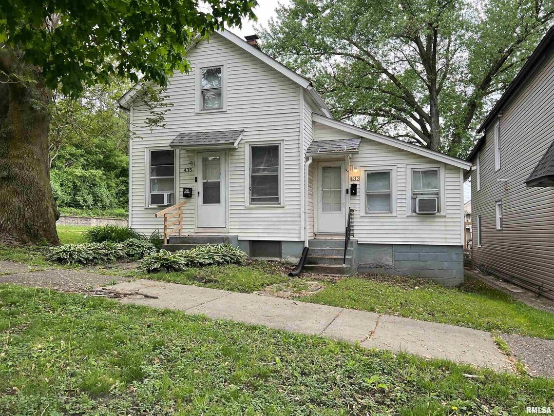433-435 8th St., Moline, IL 61265