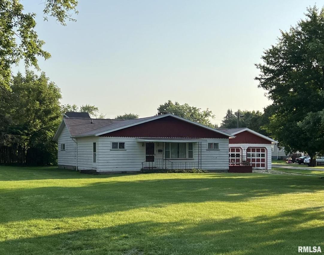 16 NE 5th Ave., Galva, IL 61434