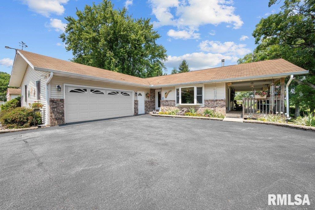 23117 66th Ave., Port Byron, IL 61275