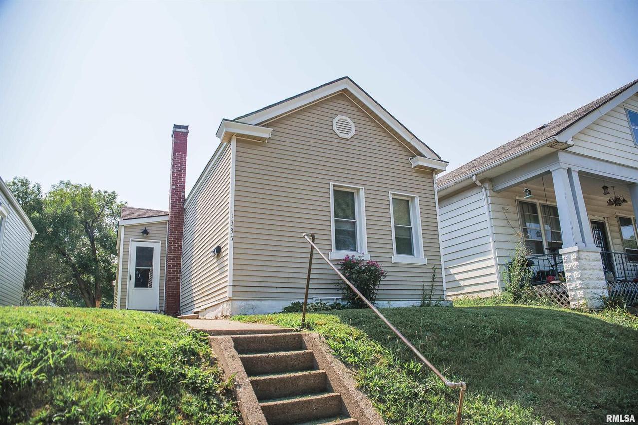 1335 N 10th St., Quincy, IL 62301
