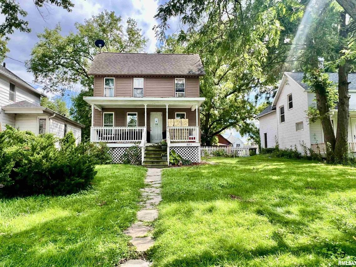 1822 14th Ave., Moline, IL 61265