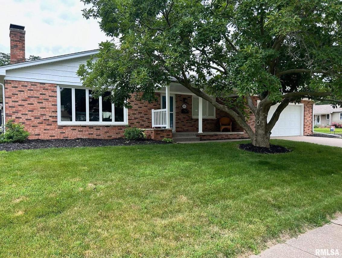 3405 43rd St., Moline, IL 61265