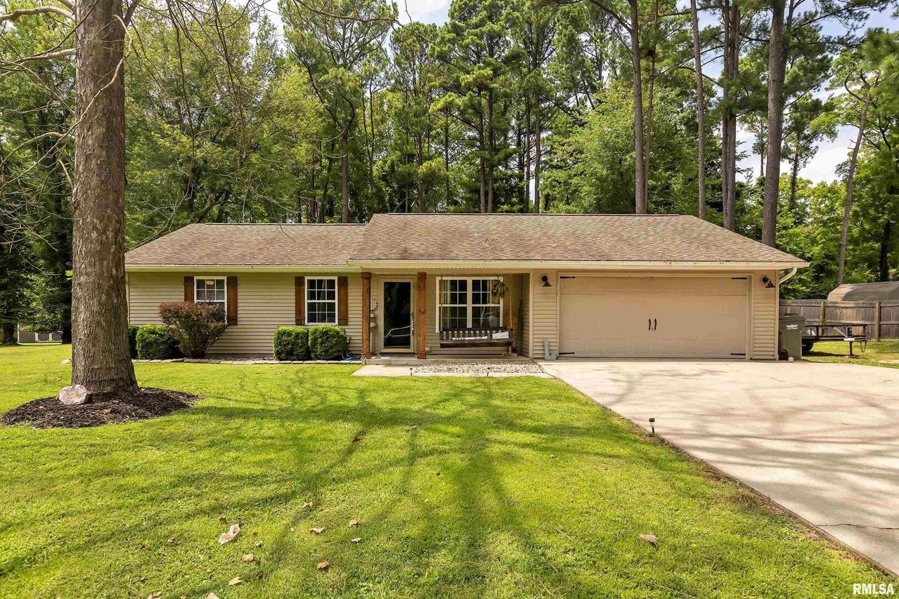 906 Whitecotton Dr., Carterville, IL 62918