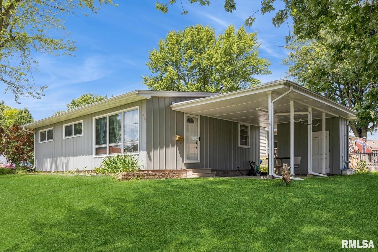 1603 4th Ave., Silvis, IL 61282