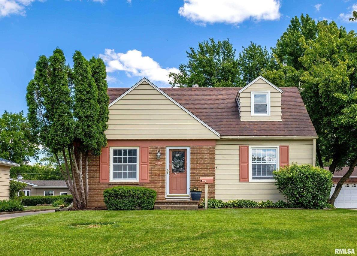 2442 28th Ave., Rock Island, IL 61201