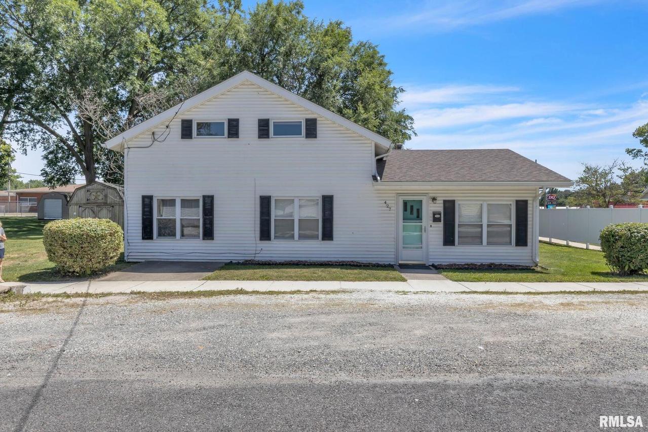 427 Sycamore St., Carrollton, IL 62016
