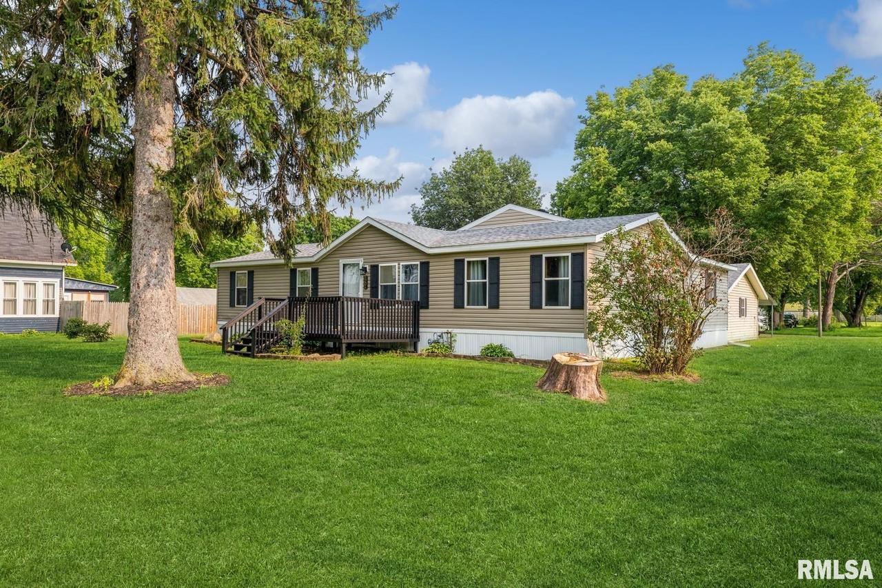 1204 Washington St., Keithsburg, IL 61442