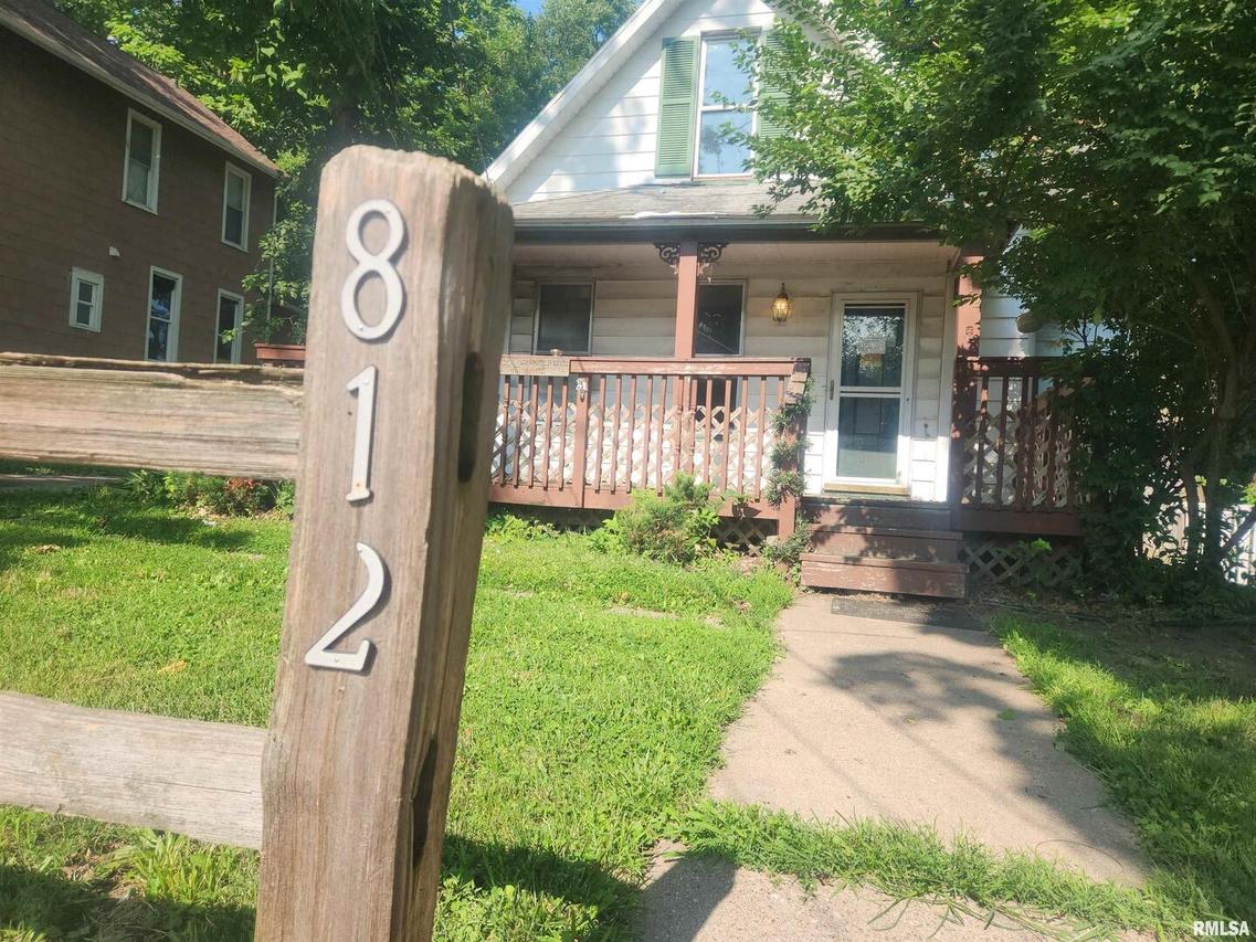812 42nd St., Rock Island, IL 61201