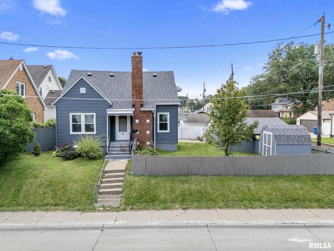 1320 19th Ave., Moline, IL 61265
