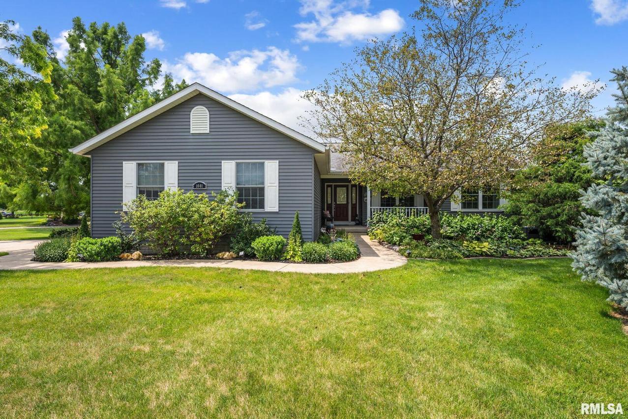 1001 9th St., Rapids City, IL 61278