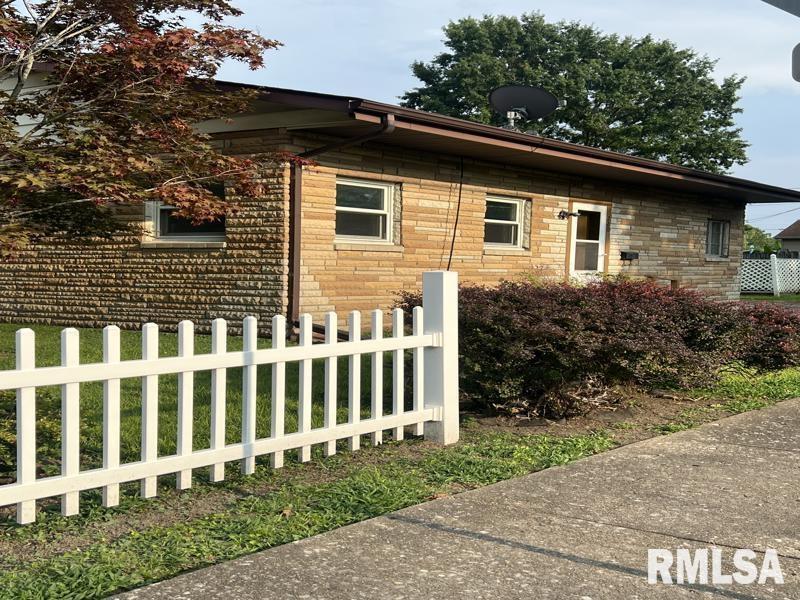 220 N 27th St., Herrin, IL 62948
