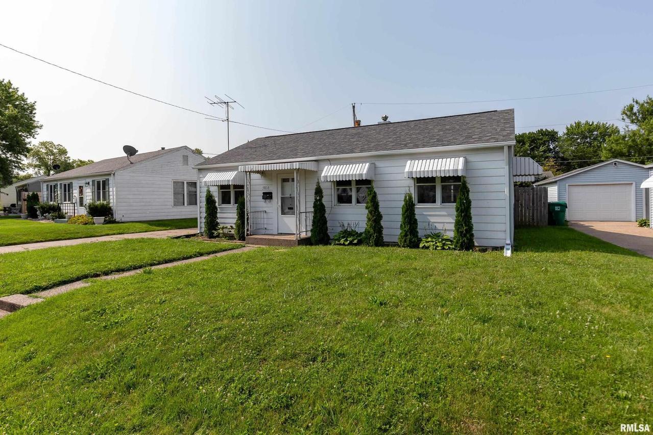 3814 10th Avenue Pl., Moline, IL 61265