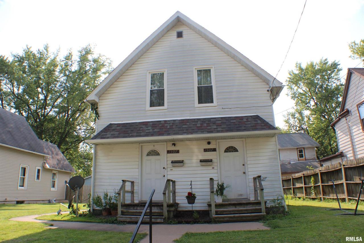 1507 & 1507 1/2 18th St., Moline, IL 61265