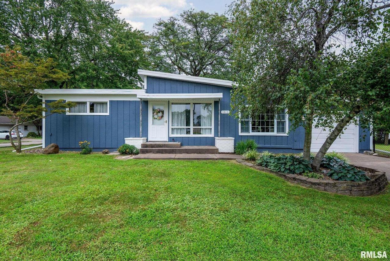 1815 37th St., Moline, IL 61265