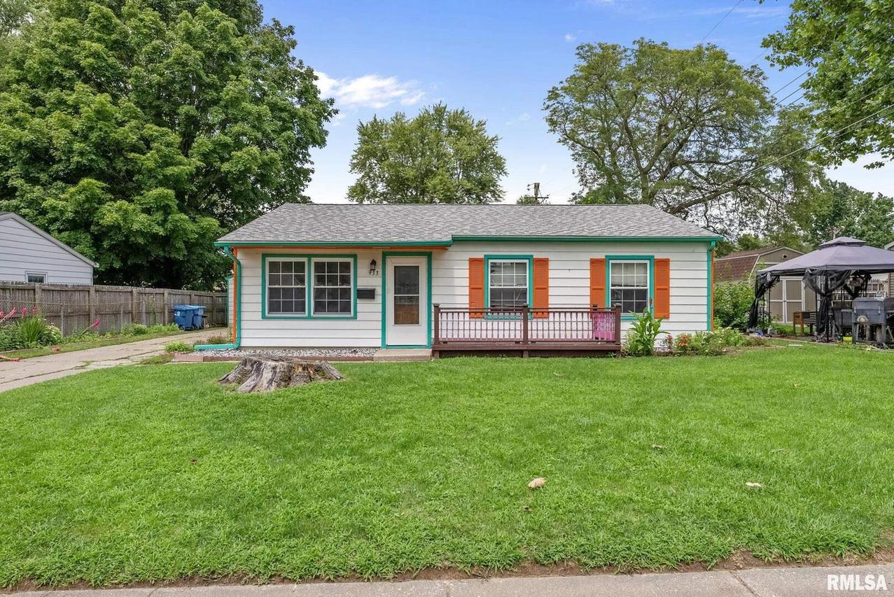 933 35th Ave., East Moline, IL 61244