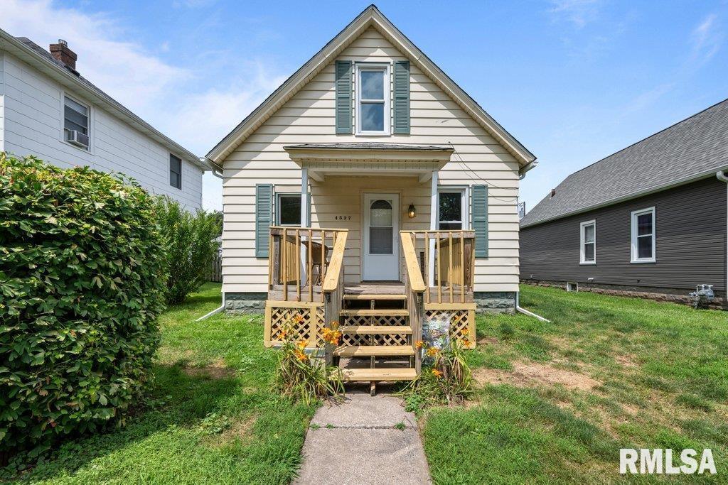 4527 15th Ave., Rock Island, IL 61201