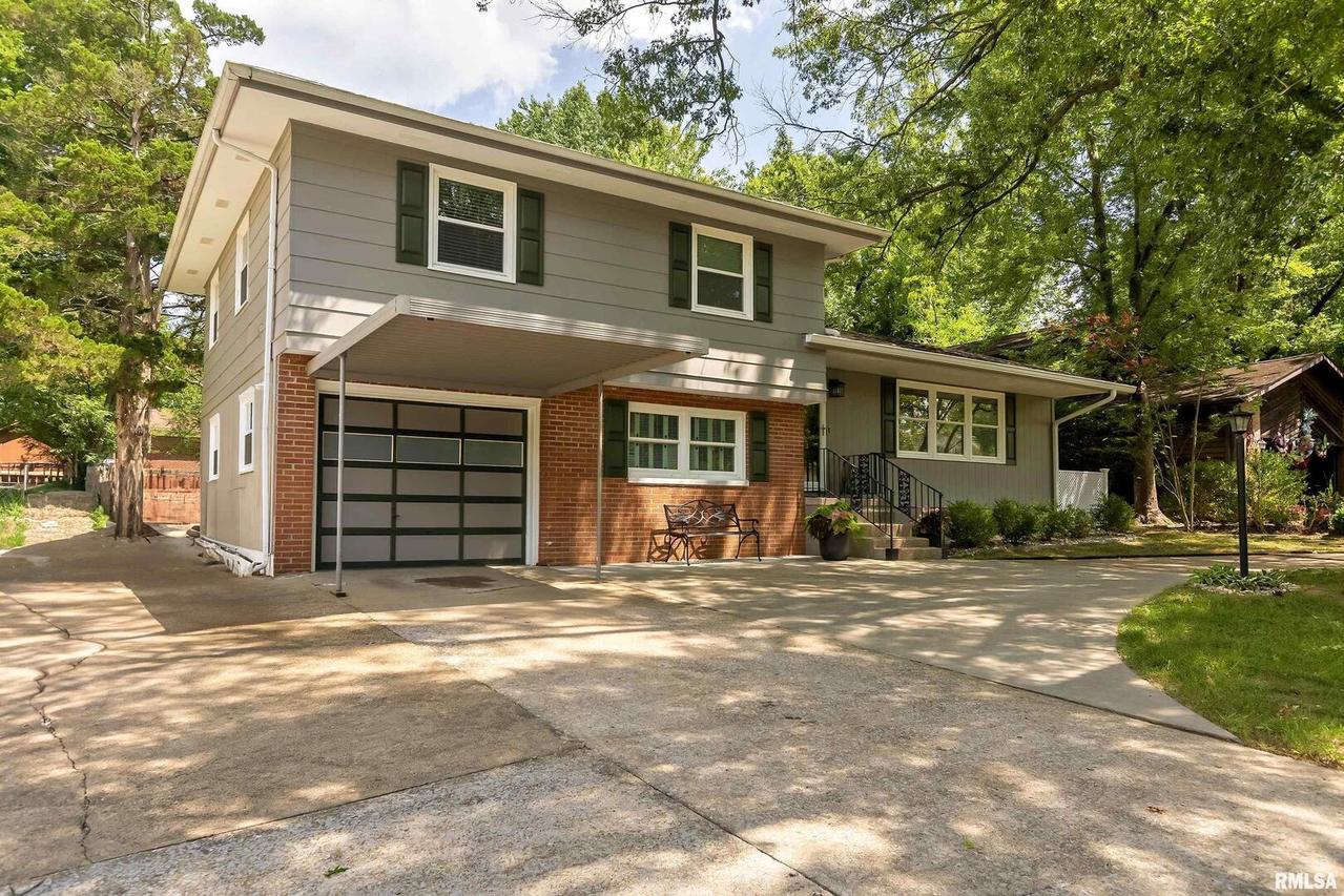 905 S Glenview Dr., Carbondale, IL 62901