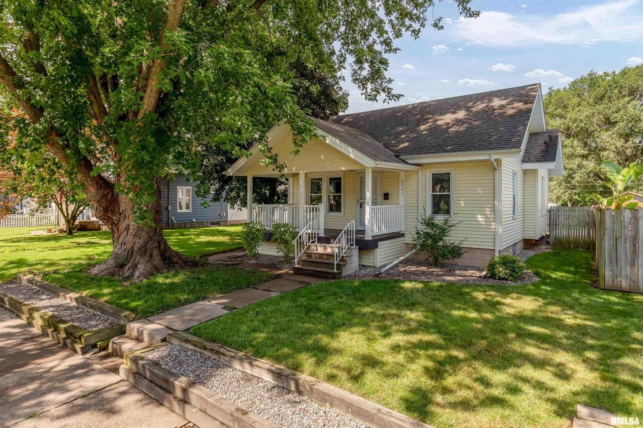 2431 5th St., Moline, IL 61265
