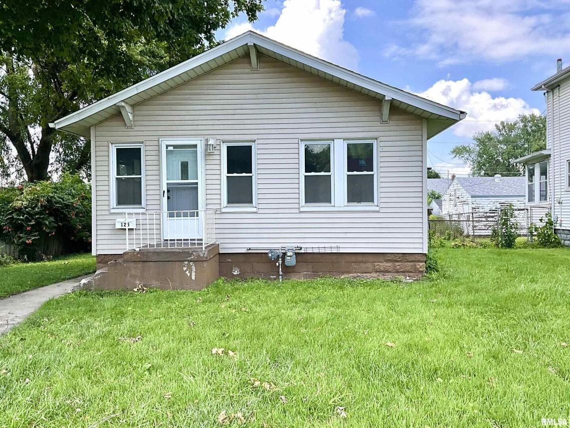 125 17th Ave., East Moline, IL 61244