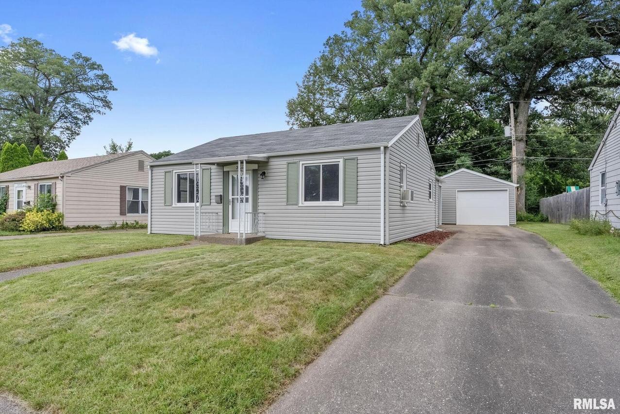 3717 13th Ave., Moline, IL 61265