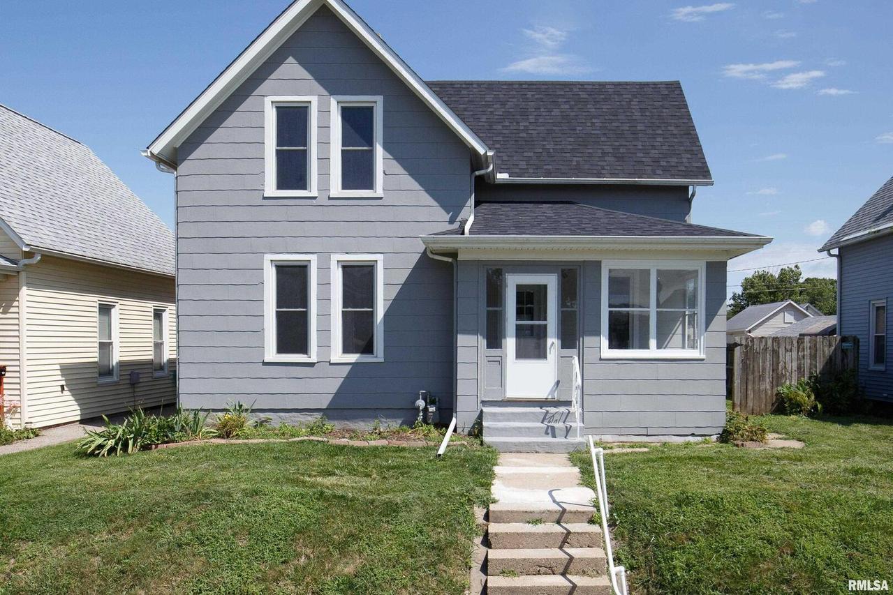 833 20th Ave., Moline, IL 61265