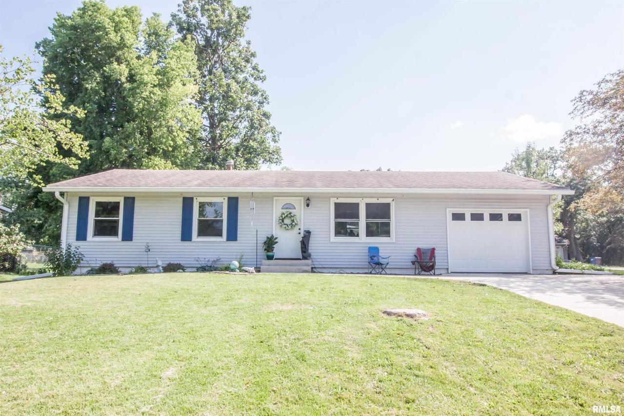 1106 Norlawn Dr., Viola, IL 61486