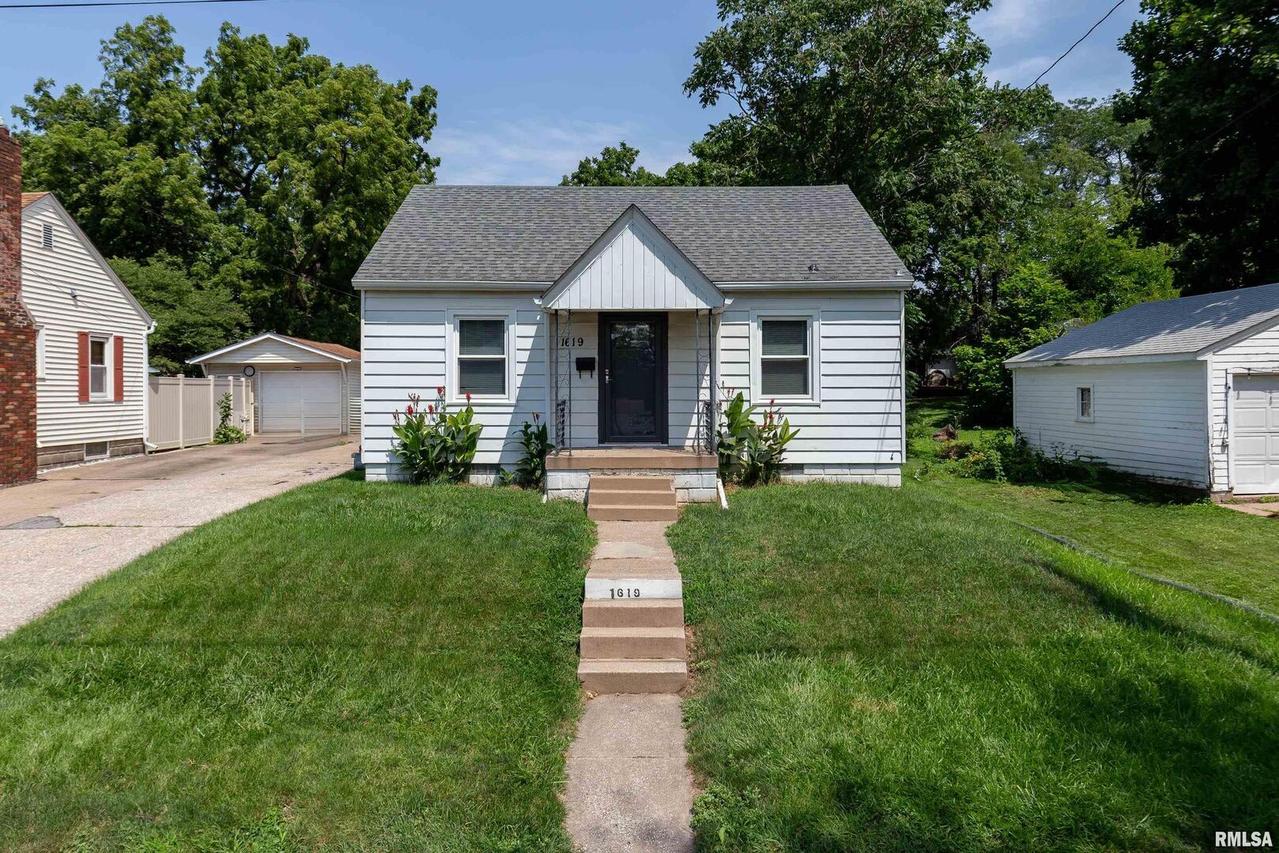 1619 20th Ave., Rock Island, IL 61201