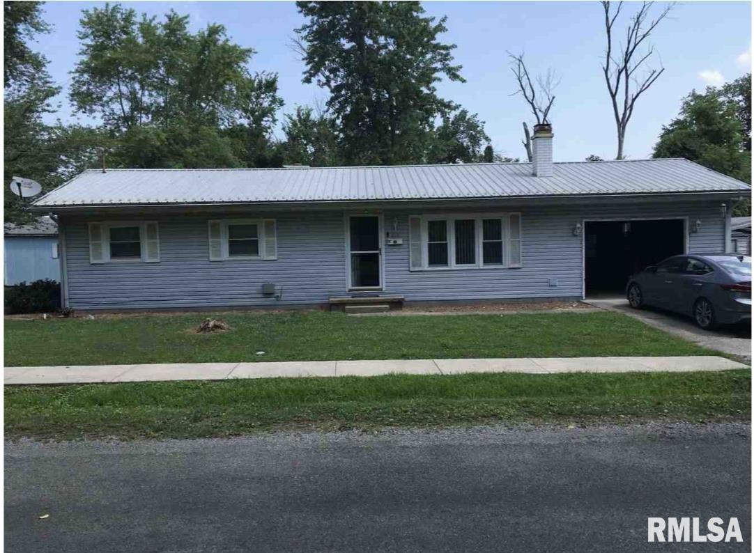 613 W Stotlar St., West Frankfort, IL 62896