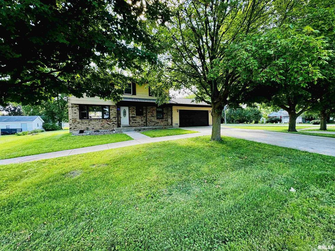 102 NW 8th Ave., Aledo, IL 61231