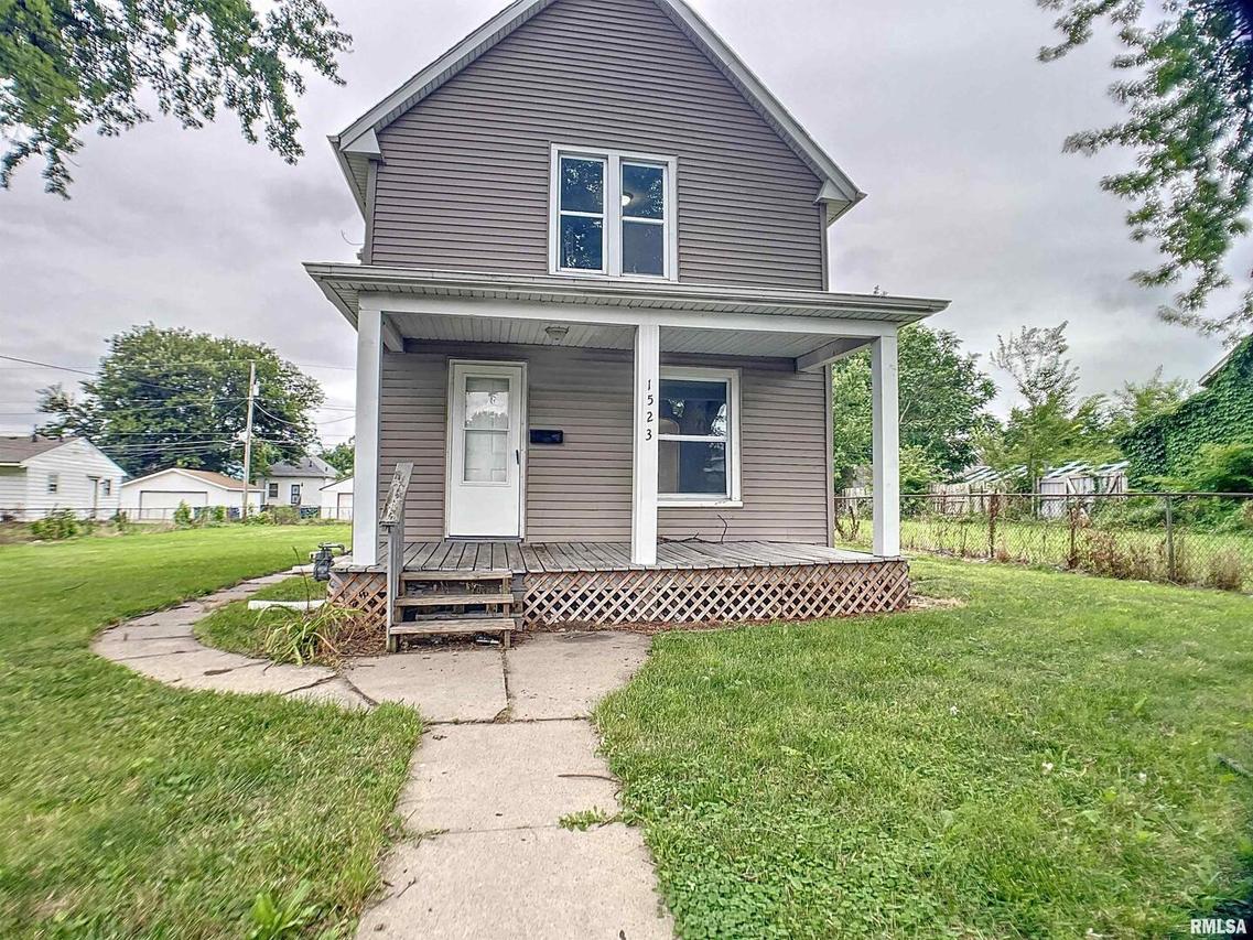 1523 11th Ave., East Moline, IL