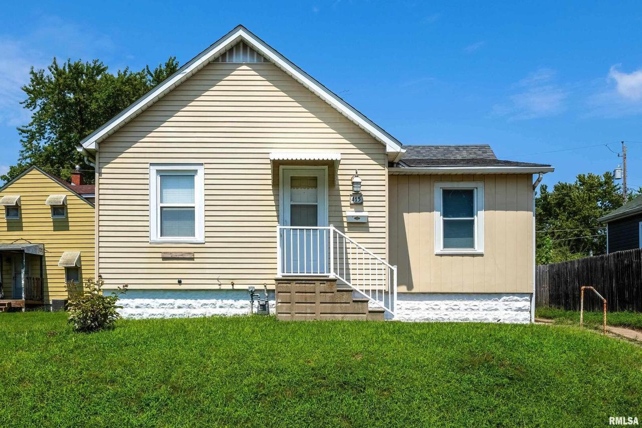 415 18 1/2 Ave., Rock Island, IL 61201