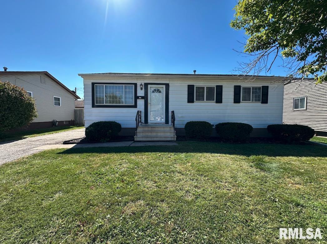 934 39th Ave., East Moline, IL 61244