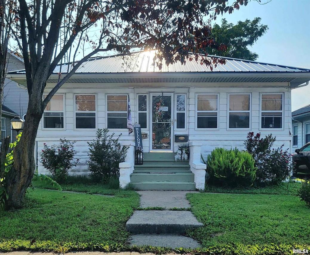 615 S Washington St., Duquoin, IL 62832