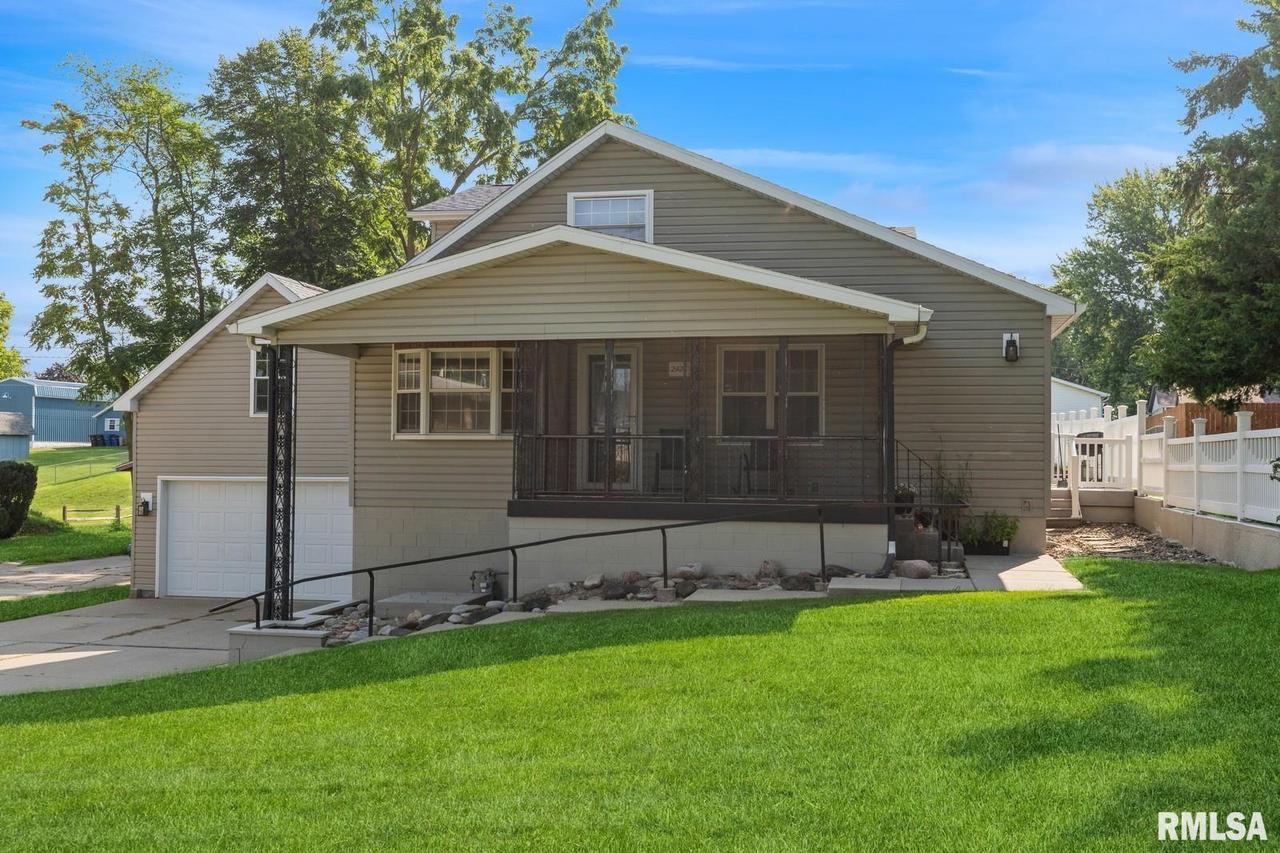 2428 45th St., Moline, IL 61265