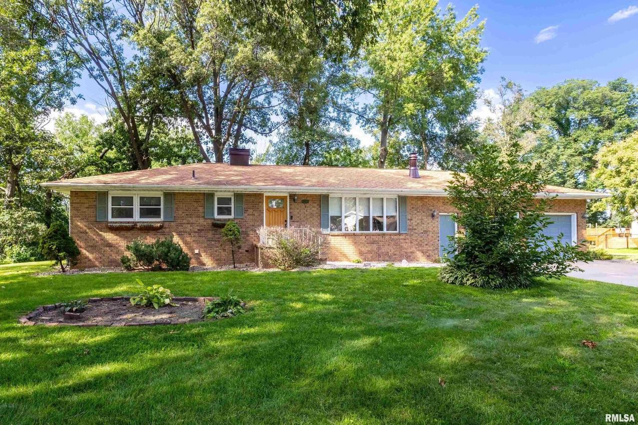 1129 Oak Dr., Colona, IL 61241