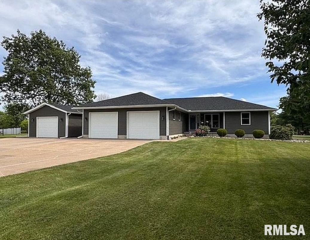 22220 60th Ave., Port Byron, IL