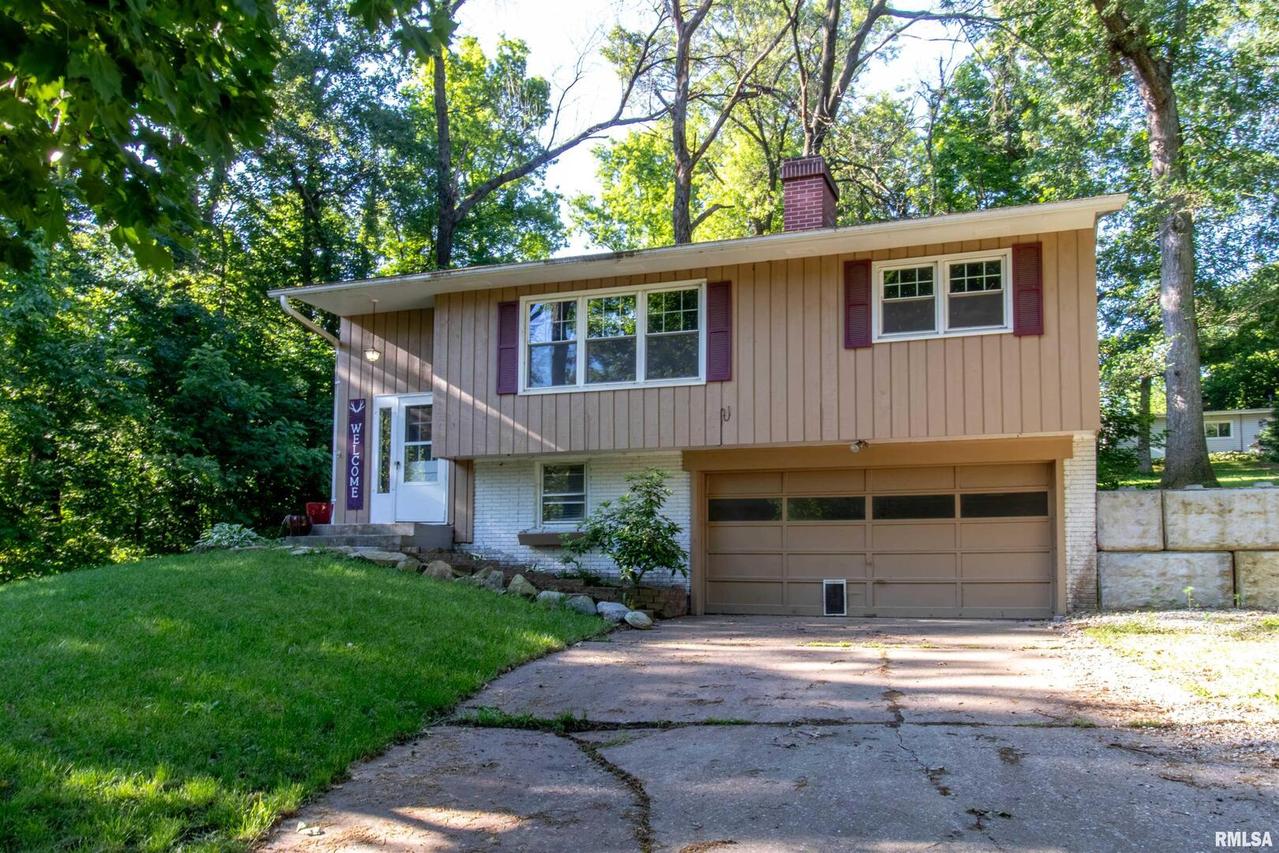 147 Central Park Ave., Geneseo, IL 61254