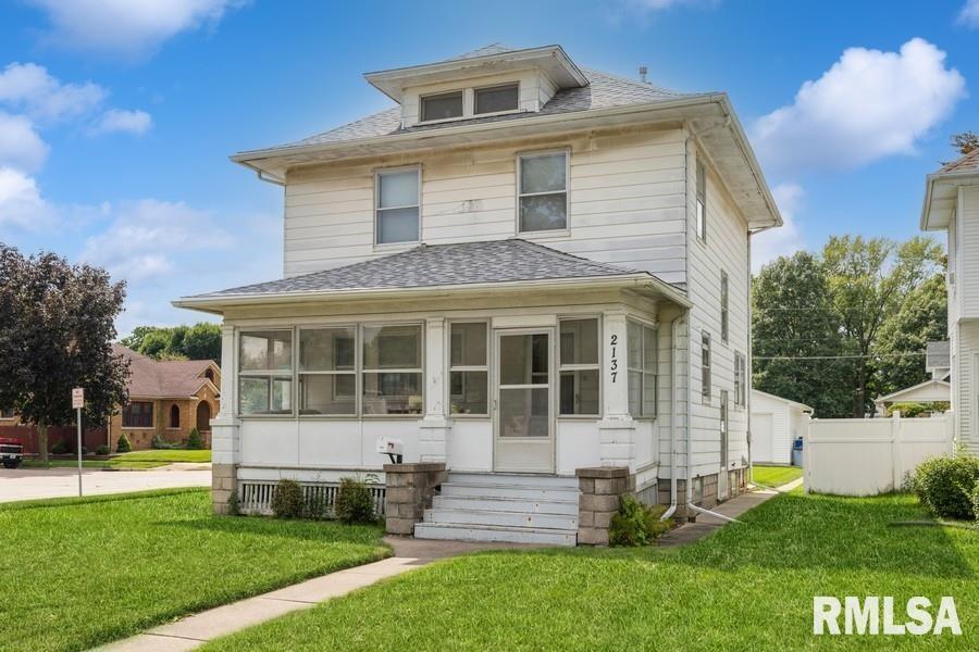 2137 14th St., Moline, IL 61265
