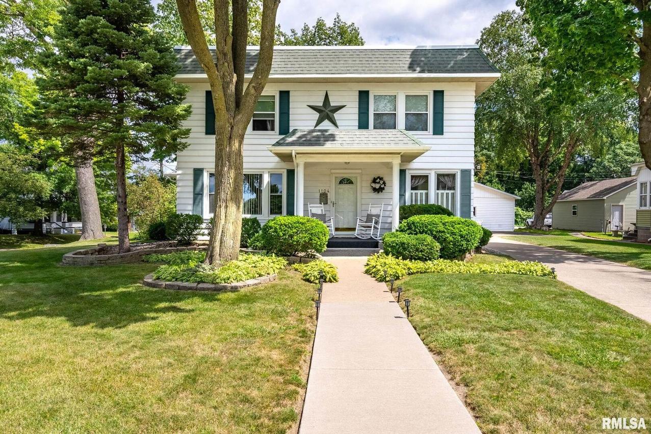 1104 11th St., Moline, IL 61265