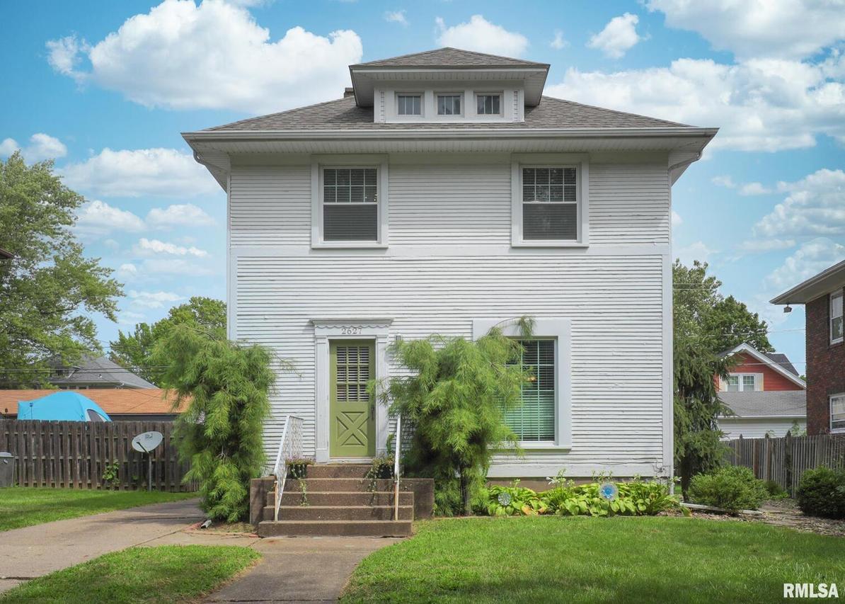 2627 16th Ave., Moline, IL 61265