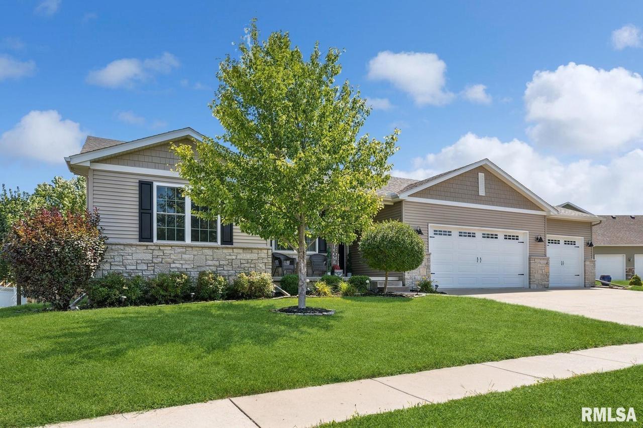 302 W 6th Avenue Pl., Coal Valley, IL 61240