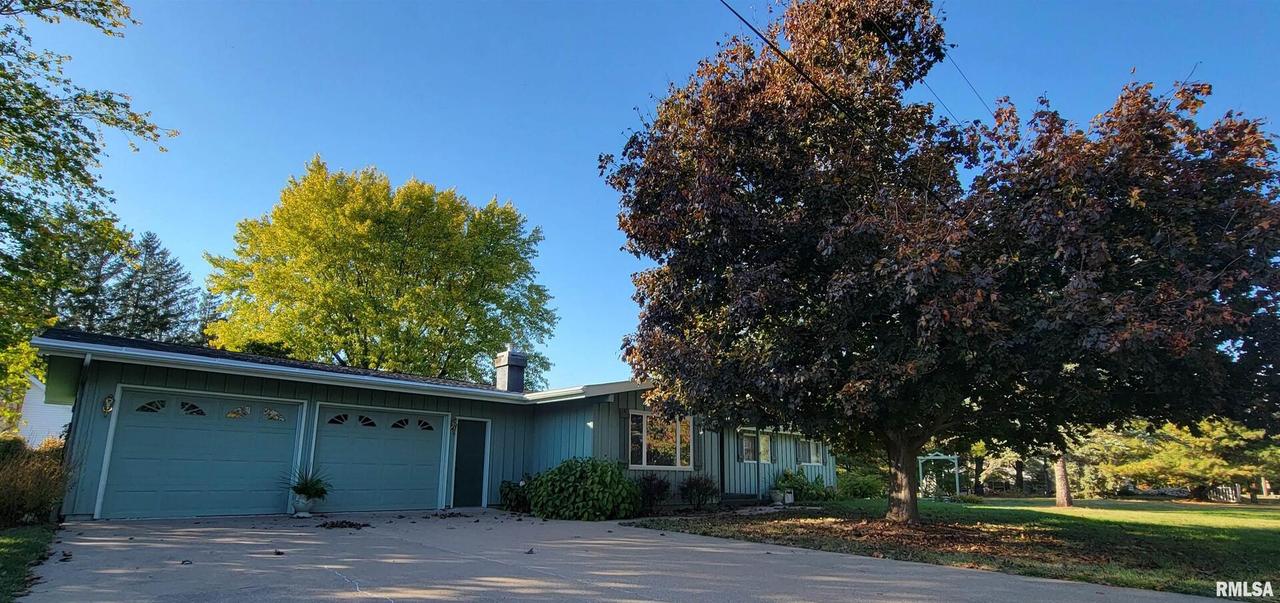 717 Alpine Dr., Sherrard, IL 61281