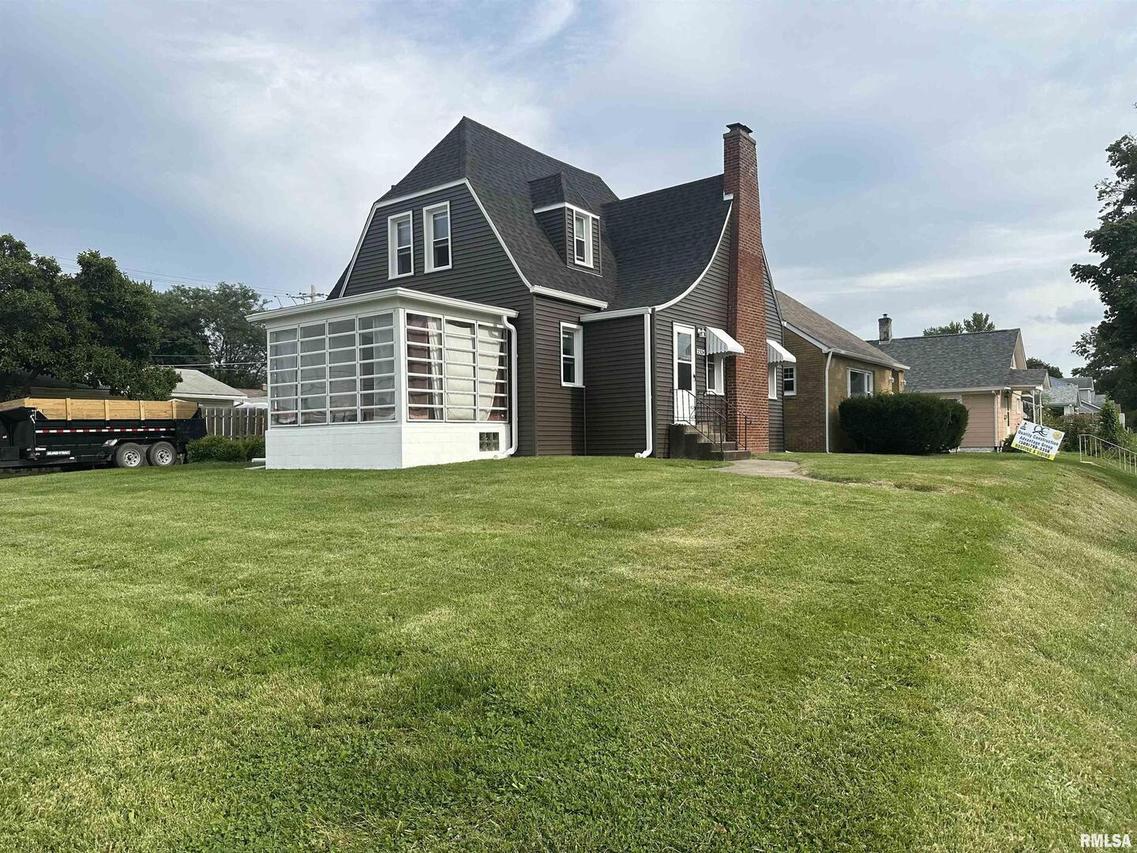 2324 27th St., Moline, IL 61265