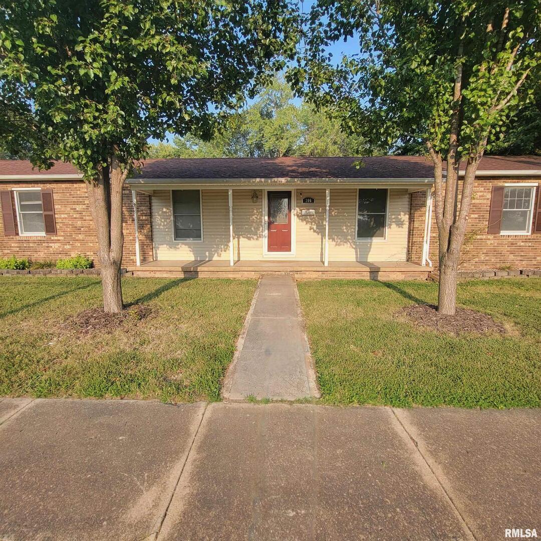 306 N Chestnut St., Christopher, IL 62822