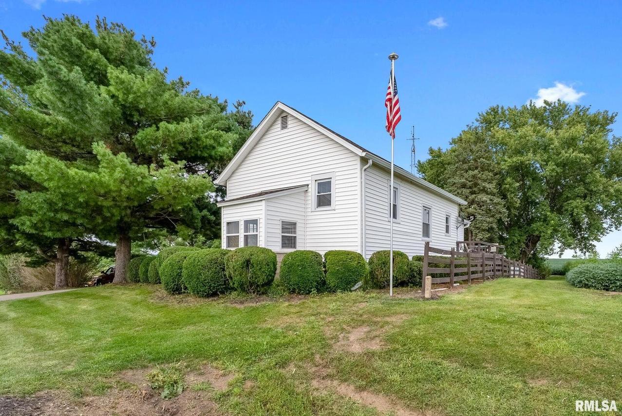 4482 County Highway 9, Woodhull, IL 61490