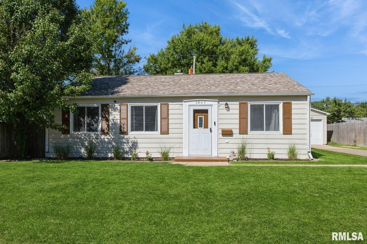 3805 10th Avenue Ct., Moline, IL 61265