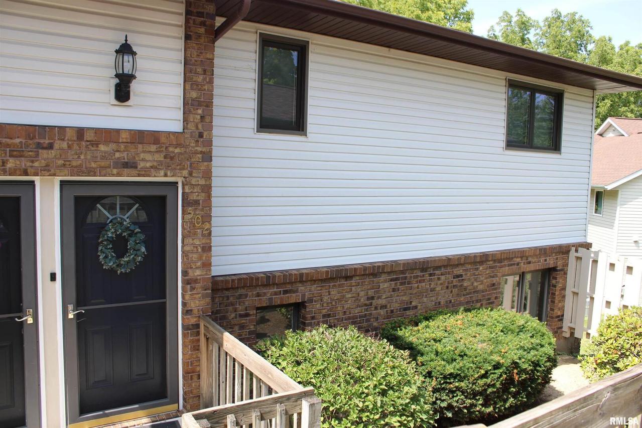 8504 Ridgewood Rd. #502, Rock Island, IL 61201